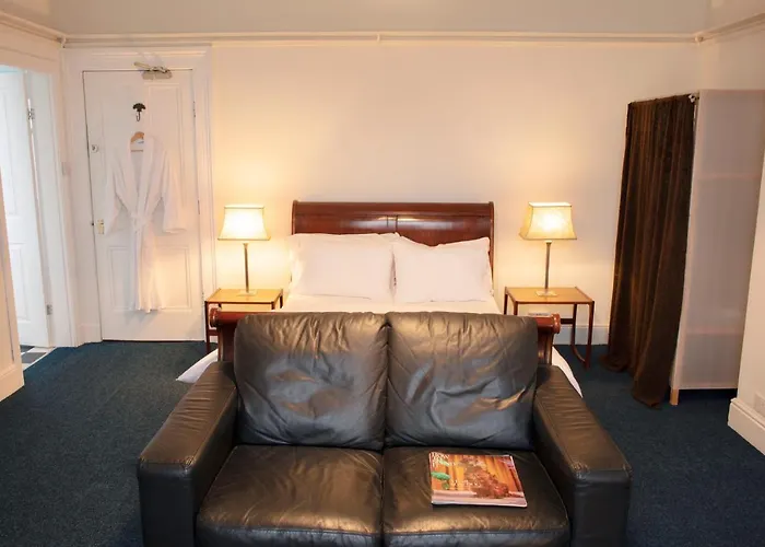 Square Tree House Hotel Liverpool